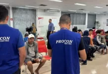 Procon autua agência bancária no Centro de Cabo Frio por demora no atendimento img 20260715 wa0164