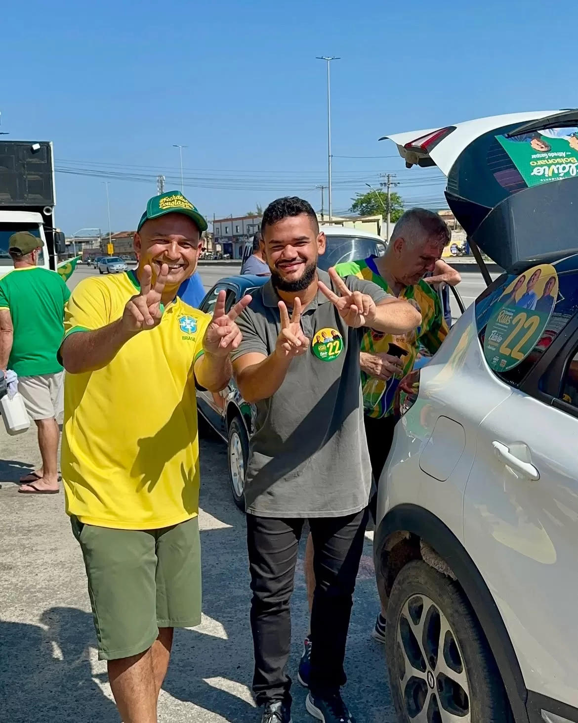 que manhã boa! 💚💛💙🚗hoje tivemos nosso adesivaço e foi muito bom ver tanta gente chegando, pa (1)