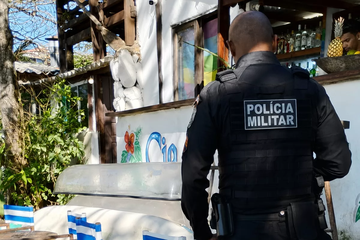 quiosque é flagrado com ligação irregular de água em búzios (2)