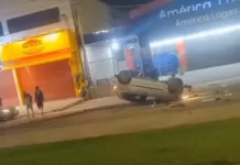 Carro capota em frente à América Lagos, em Tamoios, distrito de Cabo Frio captura de tela 2026 09 20 095428