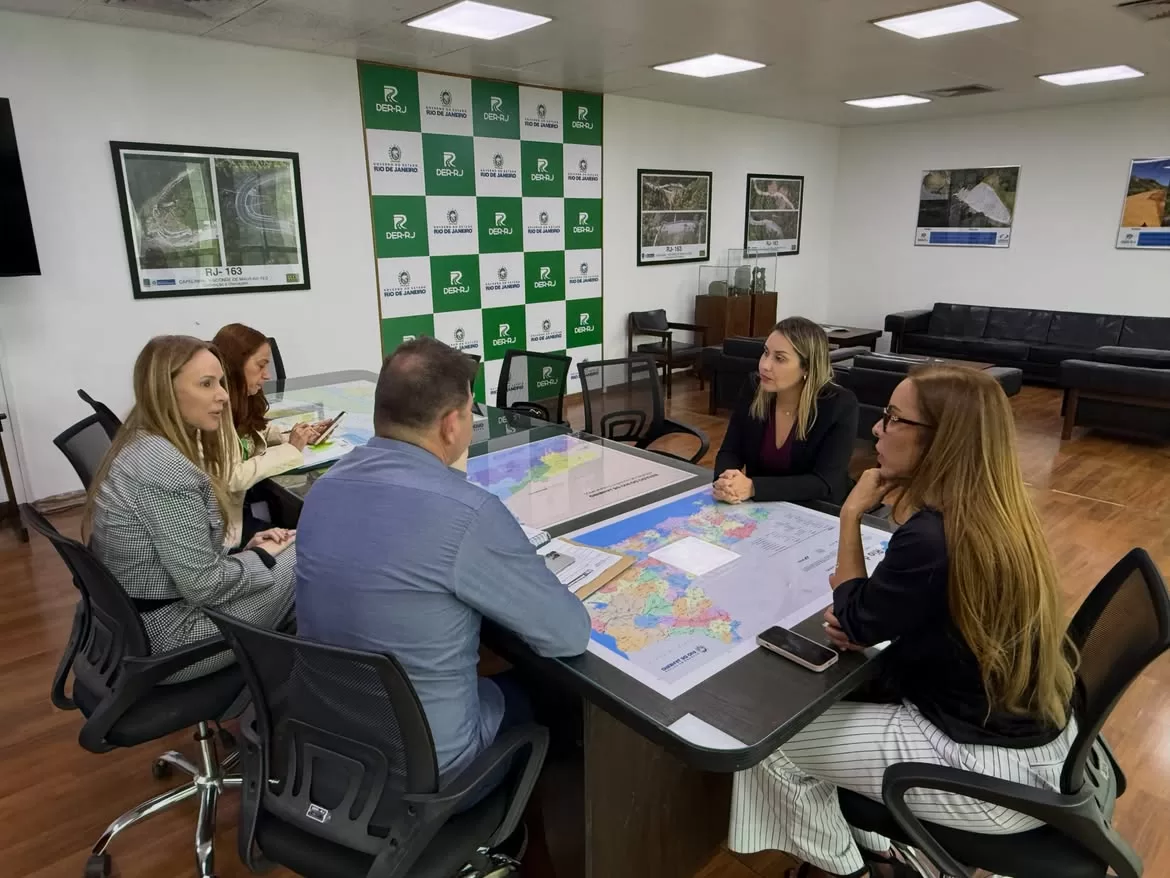 hoje estive no der rj em reunião com a presidente, gabryela dantas, a equipe técnica e o nosso s (1)