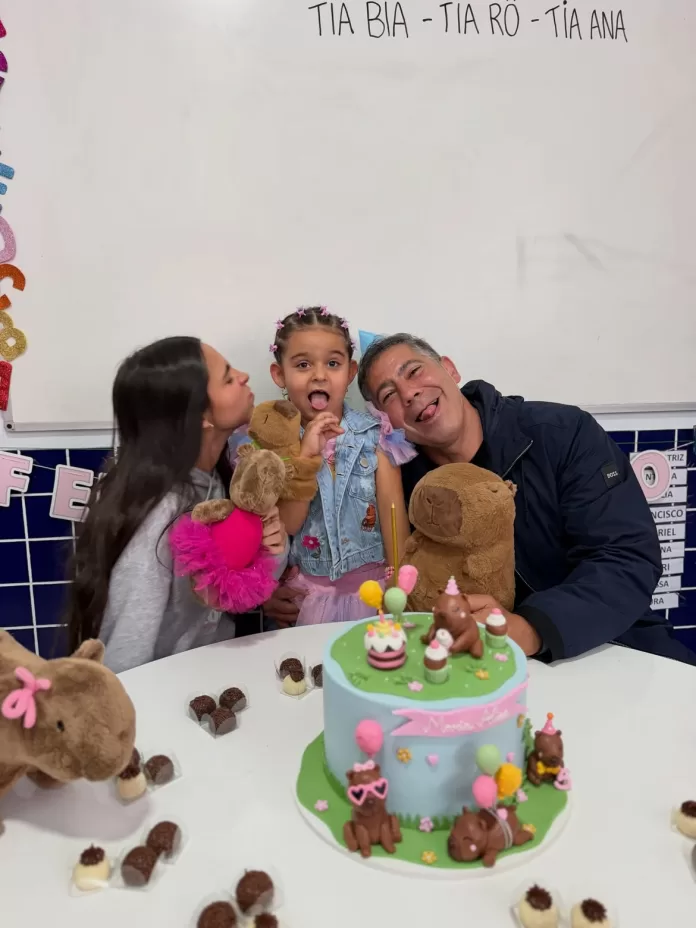 hoje o dia é todinho dela. da nossa super lilice. 5 anos desse sorriso que ilumina qualquer luga
