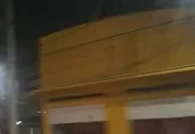 Cinco pessoas, incluindo criança, são flagradas em uma moto em São Pedro da Aldeia screenshot 123