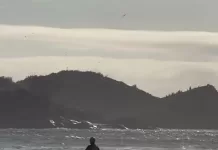 Jovem de 23 anos desaparece no mar da Praia do Forte, em Cabo Frio; buscas mobilizam equipes de resgate captura de tela 2026 10 31 100040