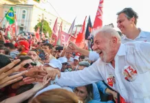 Luiz Inácio Lula da Silva é reeleito presidente da República