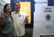 Flávio Bolsonaro vota no Rio e fala em ‘mudança de verdade’ img 20261025 wa0057