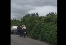 Testemunha denuncia homem que arrastou mulher após colisão em Búzios screenshot 23